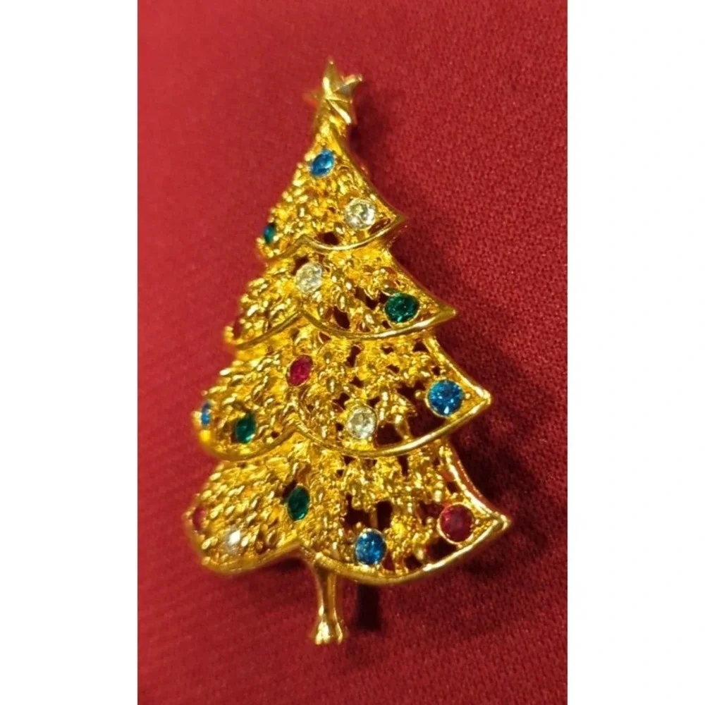 Vintage Christmas Tree Retro Brooch Pin Very Pretty With Colored Stones
